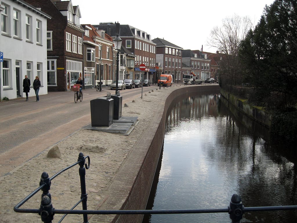 van Hees aannemer waterbouw: kademuur project