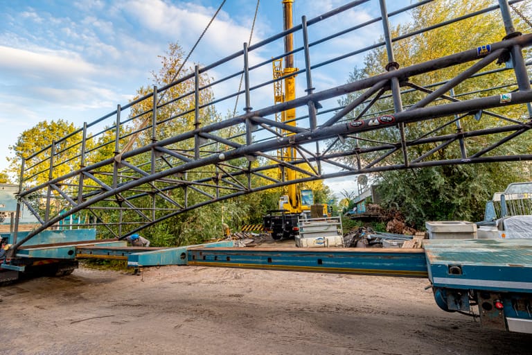 van Hees aannemer waterbouw: circulaire voetgangersbrug