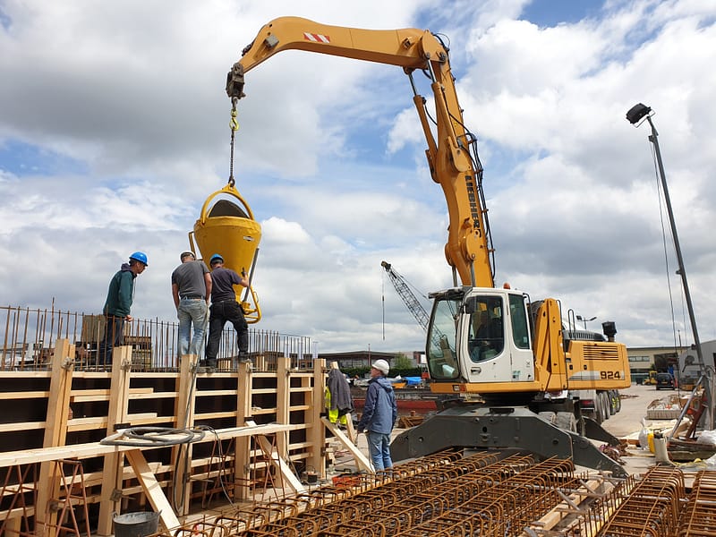 van Hees aannemer waterbouw: Betonstort Oranjebrug